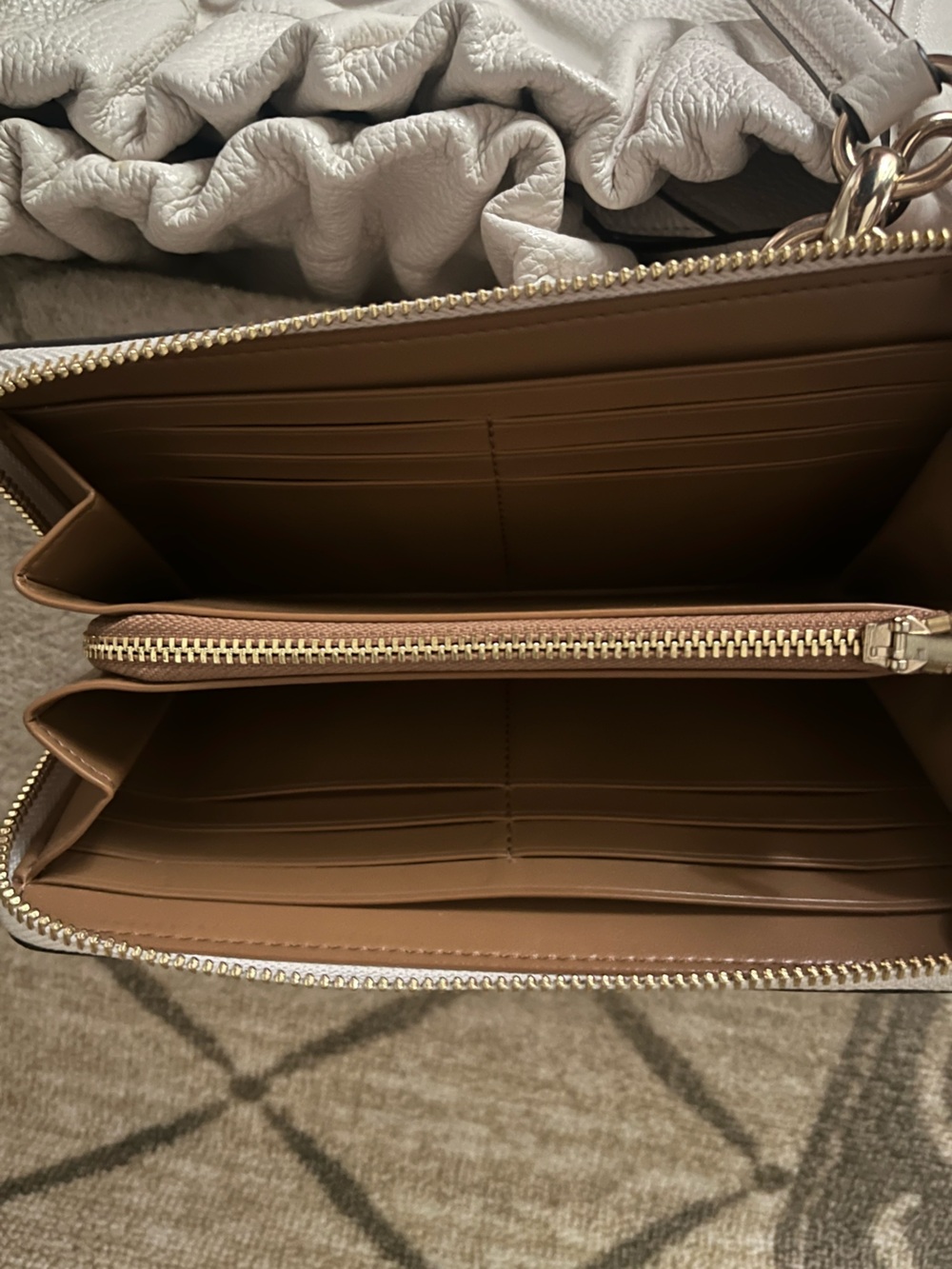 White Coach Purse Set - Picture 7 of 7